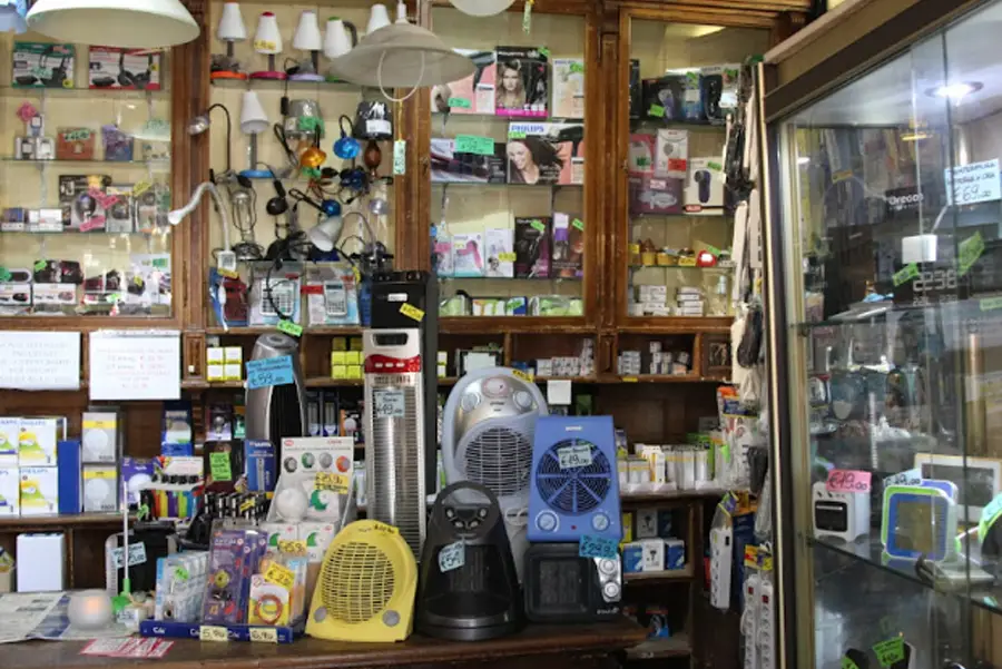 Foto dell'interno del negozio Maizen 1920 in via Giulia a Trieste